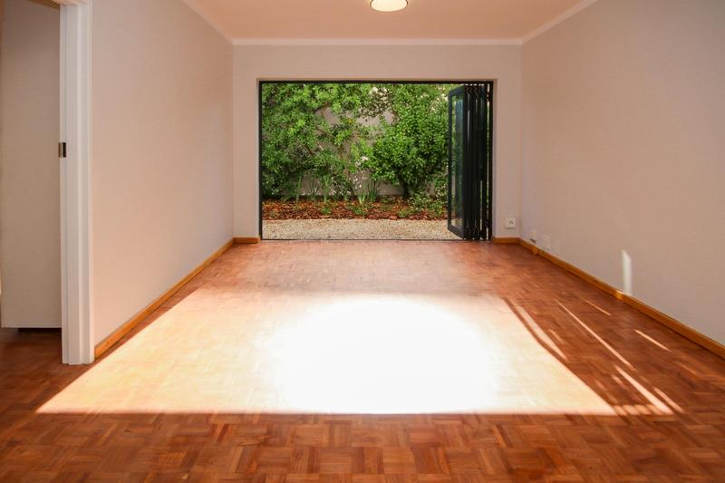 1 Bedroom Property for Sale in Mouille Point Western Cape